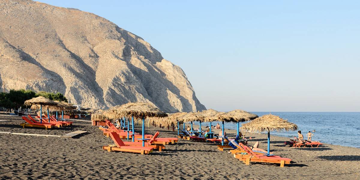 Топ-5 недорогих отелей на острове Санторини: город Перисса