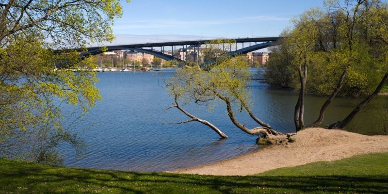 Где в Стокгольме купаться и загорать: пляжи и острова