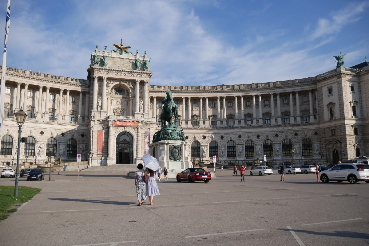 Дворец Хофбург в Вене