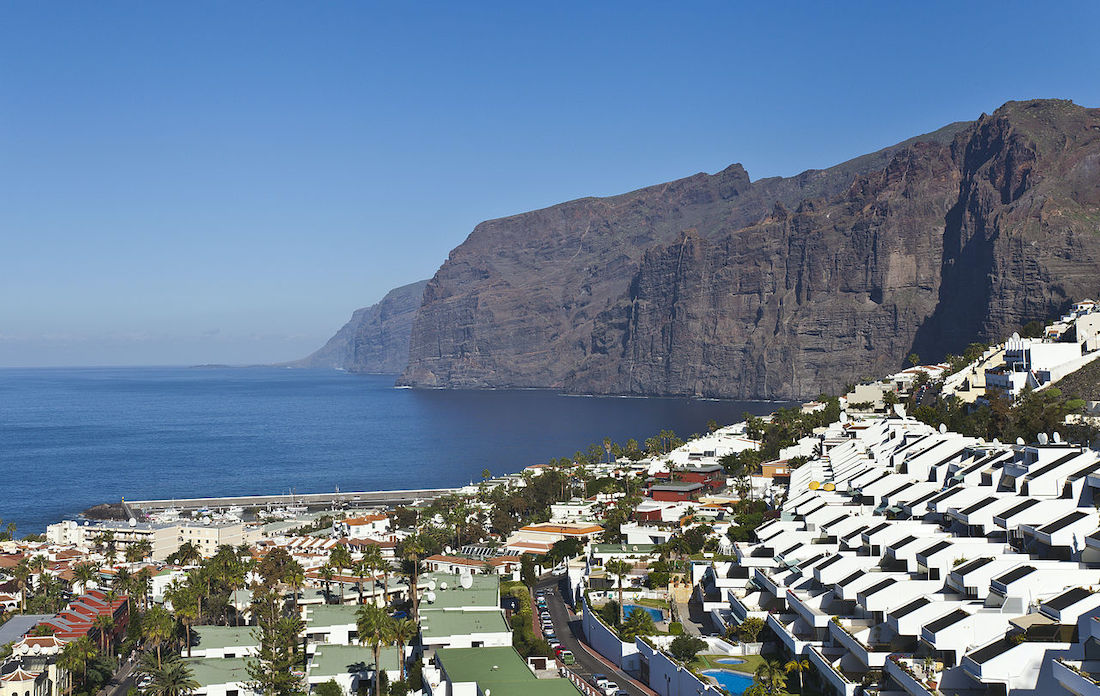 Los Gigantes Beach