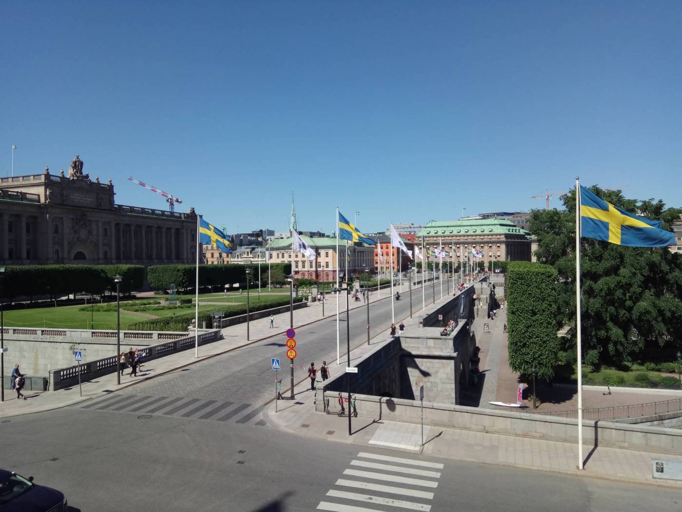 Рядом с королевским дворцом в Стокгольме